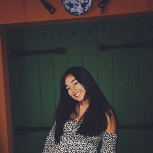 Meet your Posher, Julia